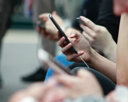 rostelekom vtb tbank uspeshno preodolevayut sboi-t-nw-ru-0