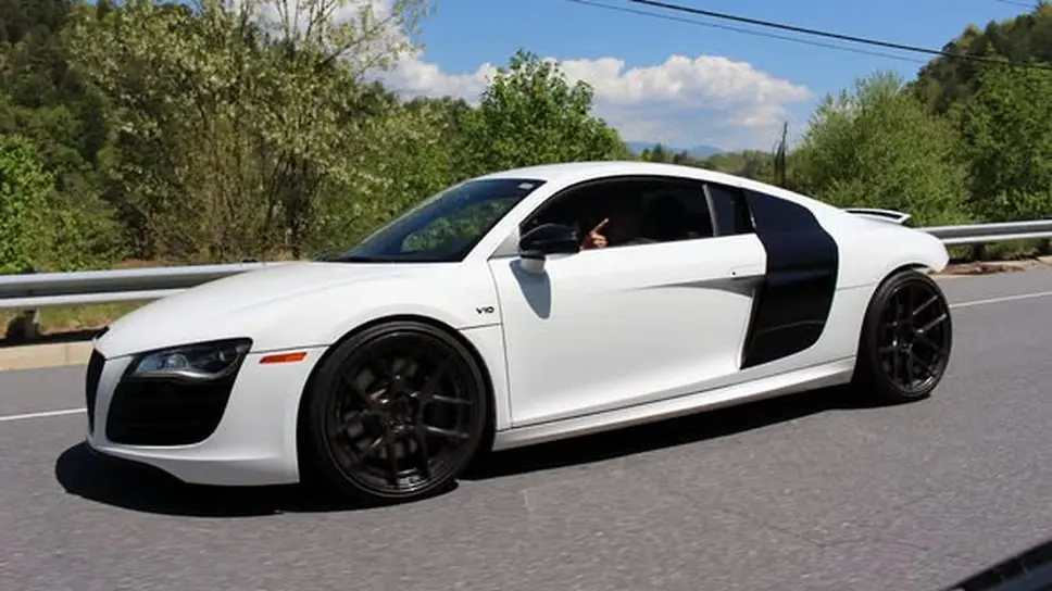 Audi R8 сменила владельца на коллекцию Pokemon Sun & Moon-0