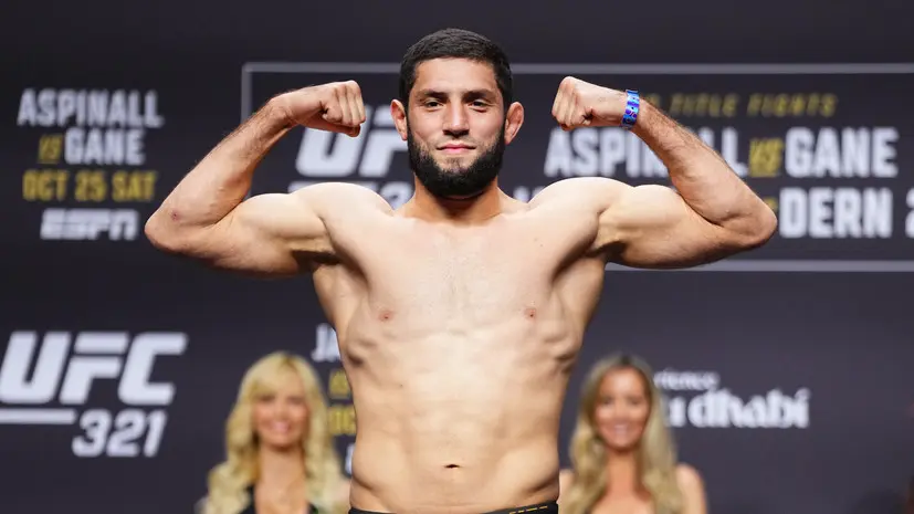 Алискеров подерётся с Феррейрой на турнире UFC в Баку