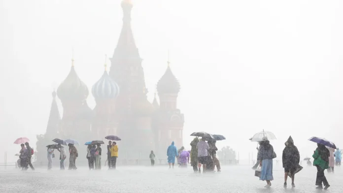 gidrometczentr i deptrans moskvy grozy prodlyatsya do 17 iyunya-t-nw-ru-0