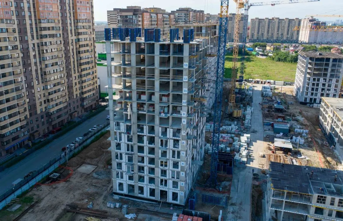 Фото ЖК Чаркова 72