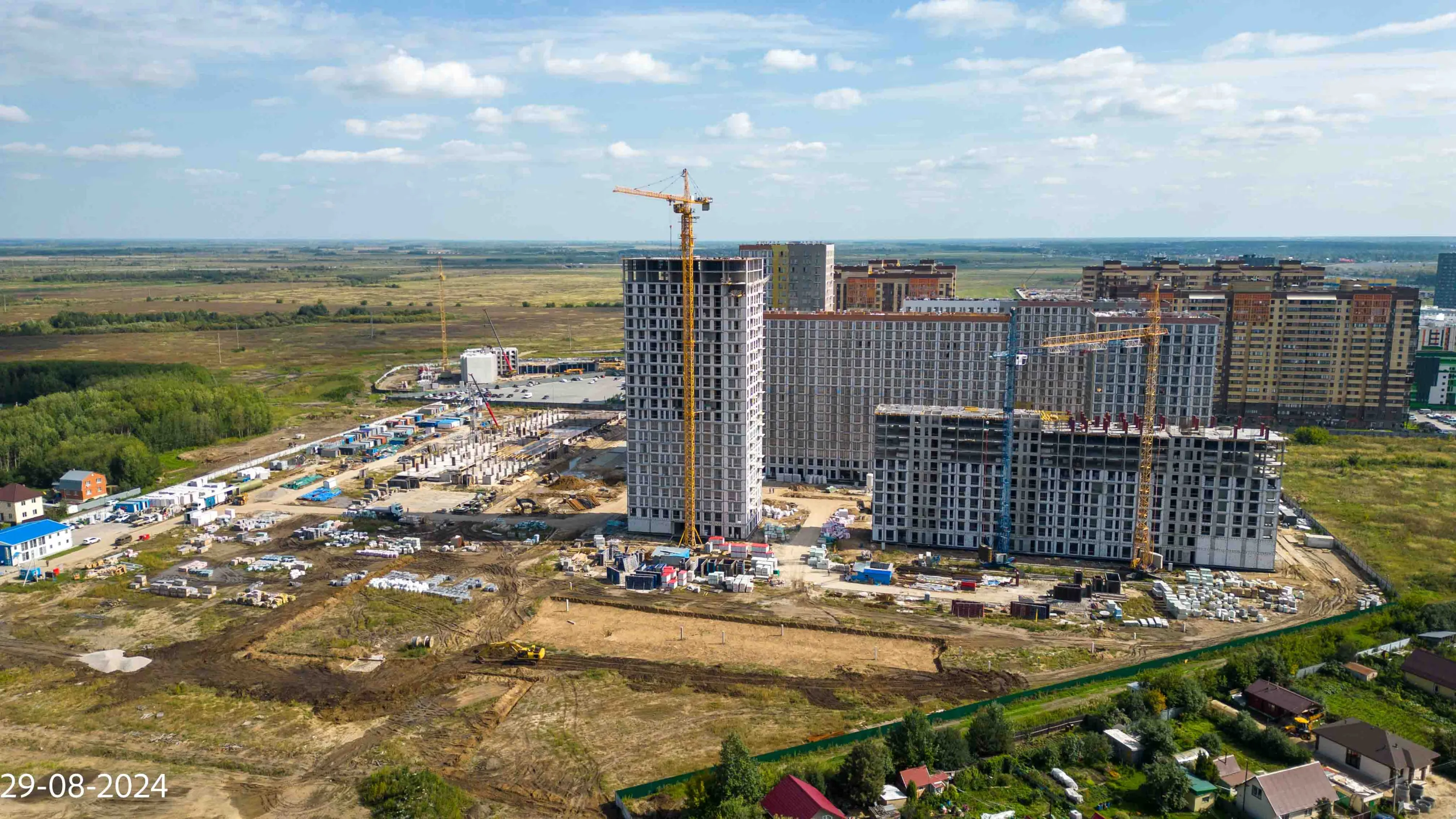 Фото ЖК Чаркова 72