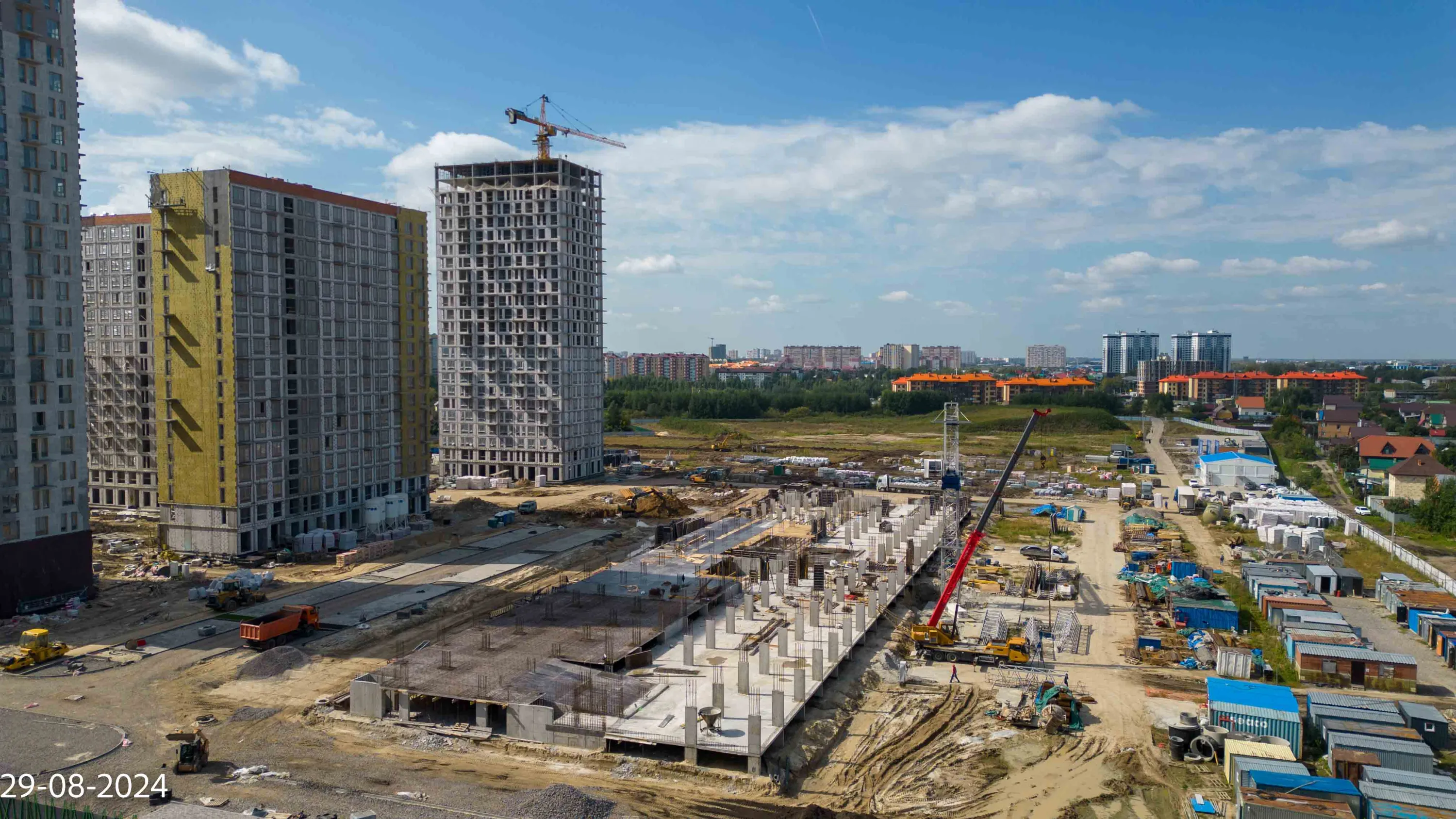 Фото ЖК Чаркова 72