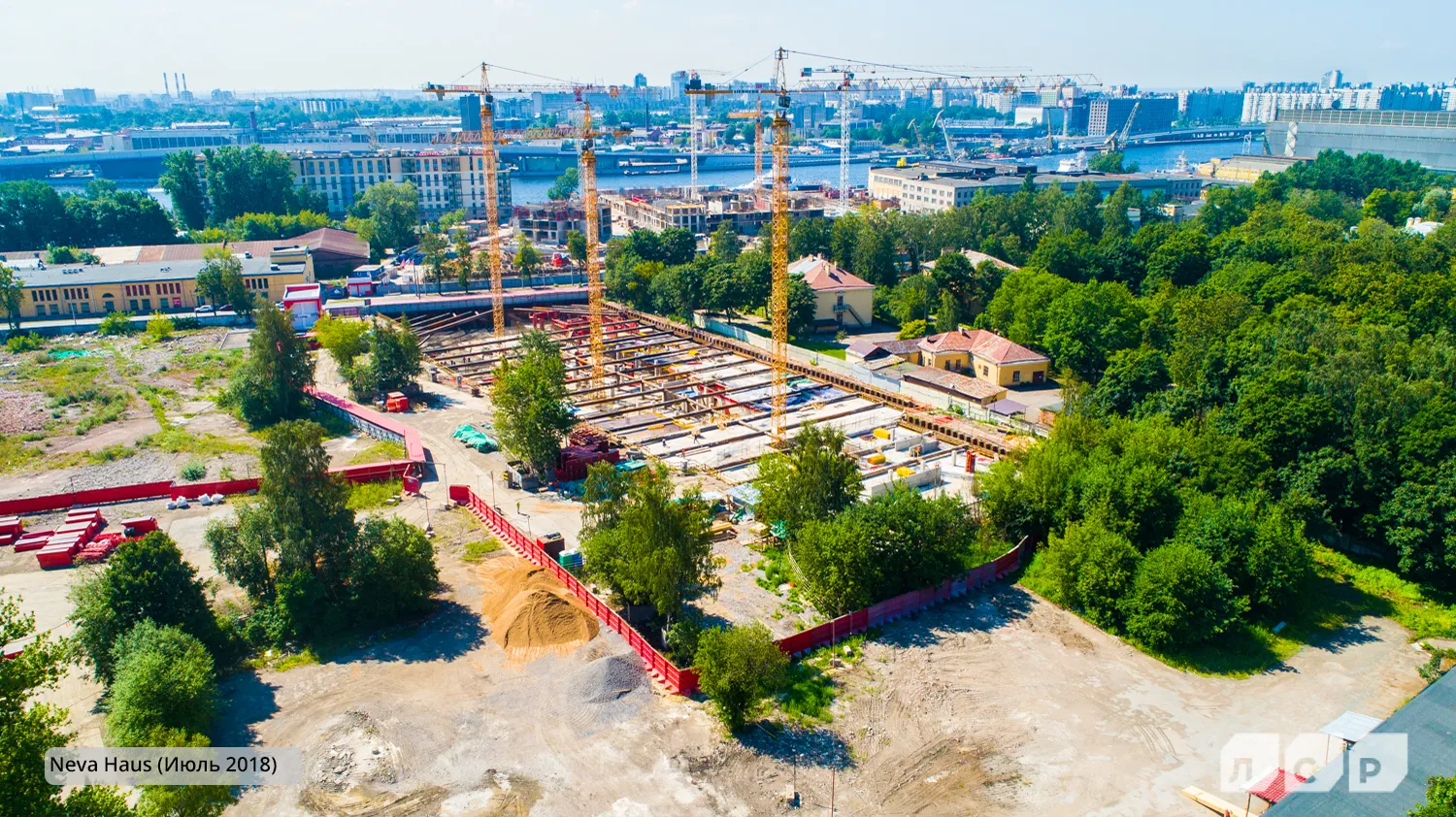 Фото ЖК "NEVA HAUS (НЕВА ХАУС)"