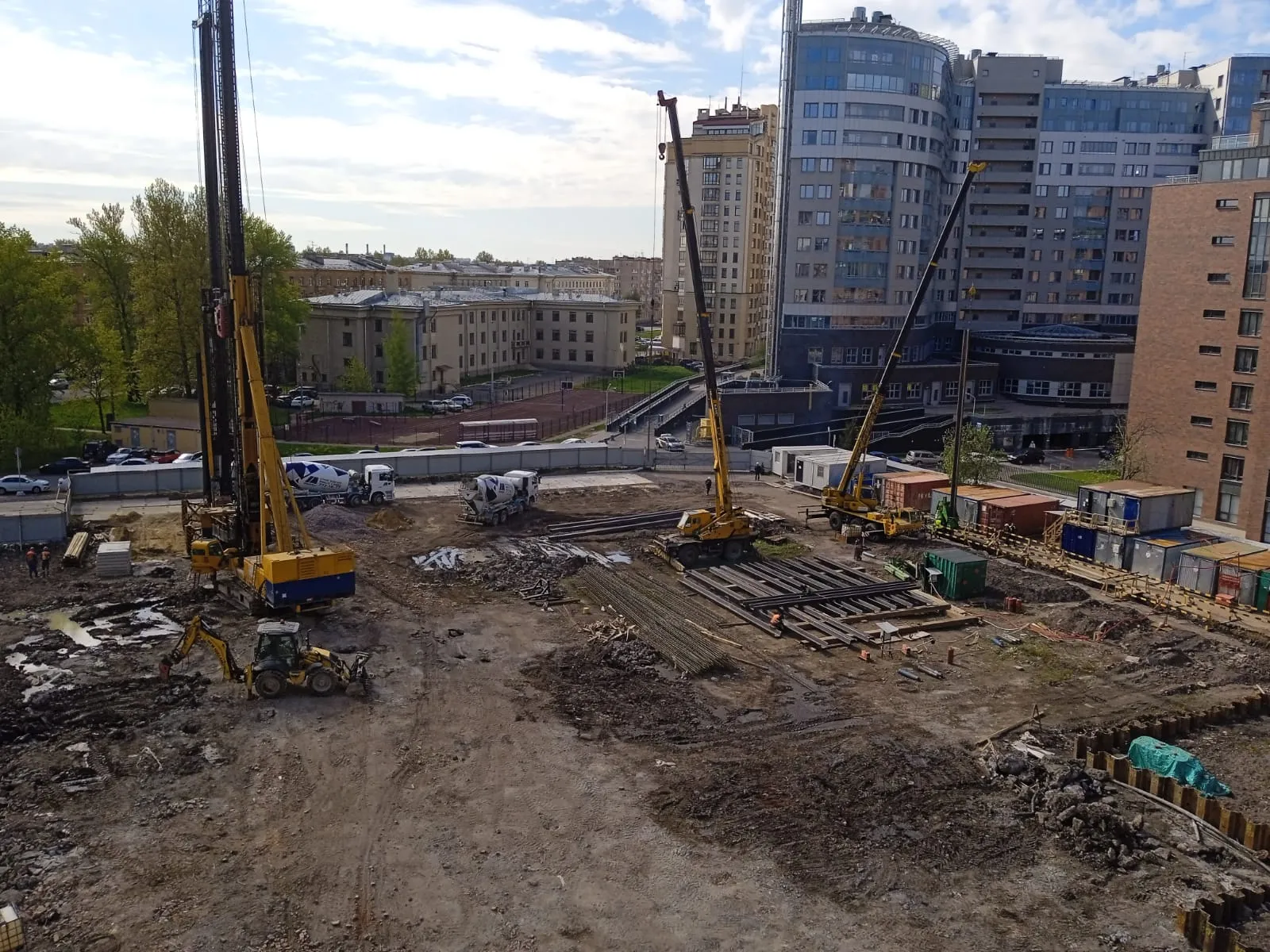 Фото ЖК UPOINT