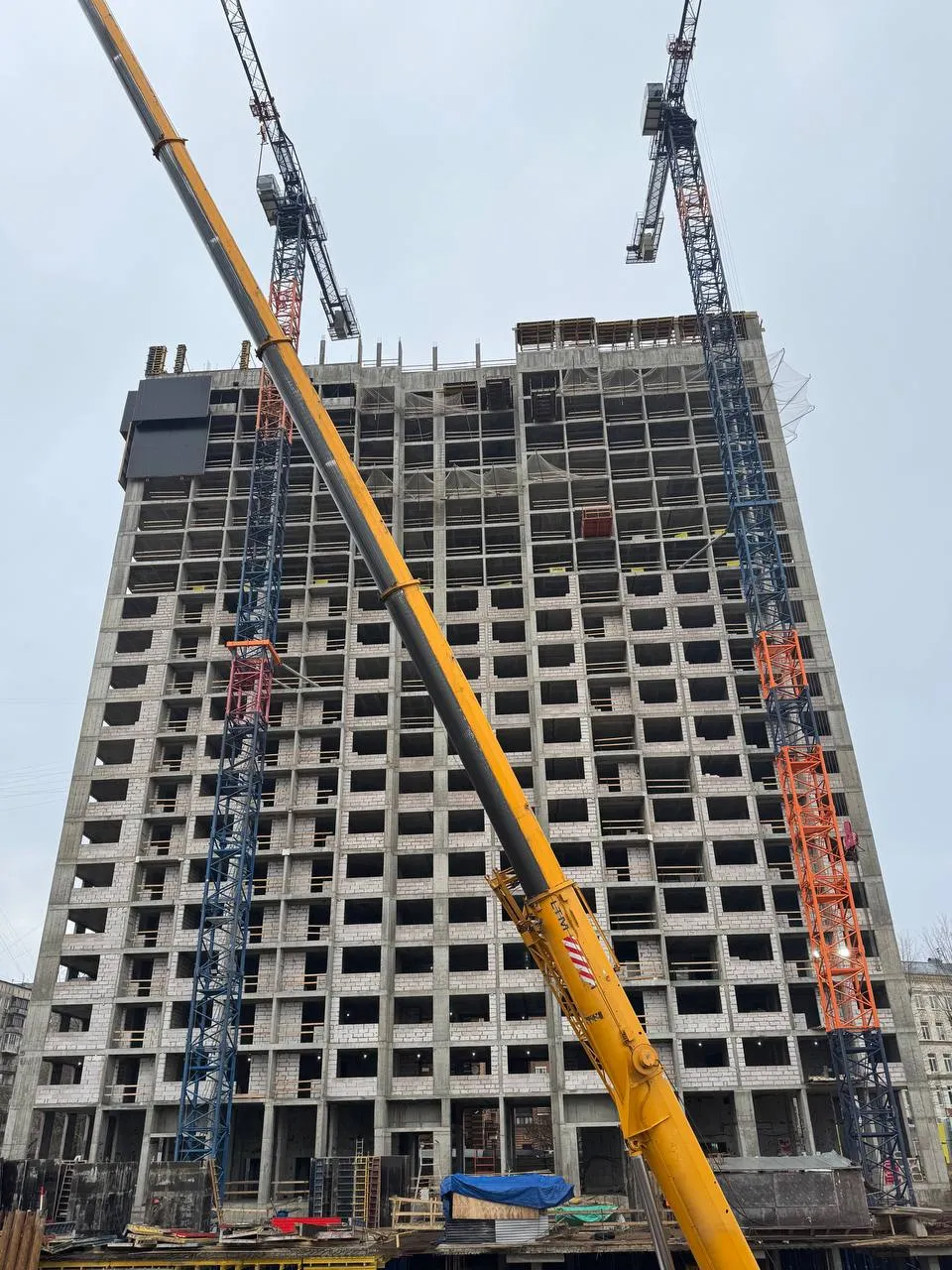 Солос ход строительства