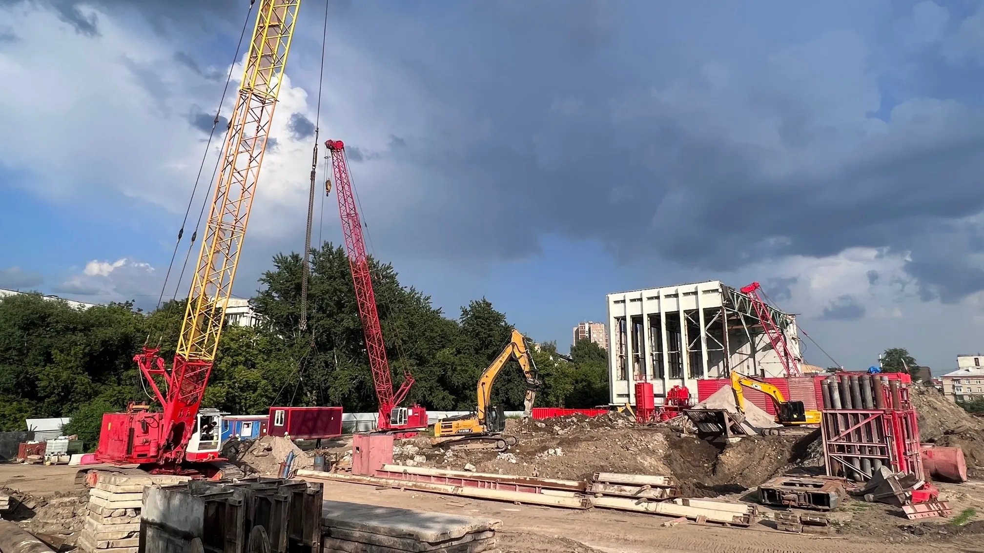 Солос ход строительства