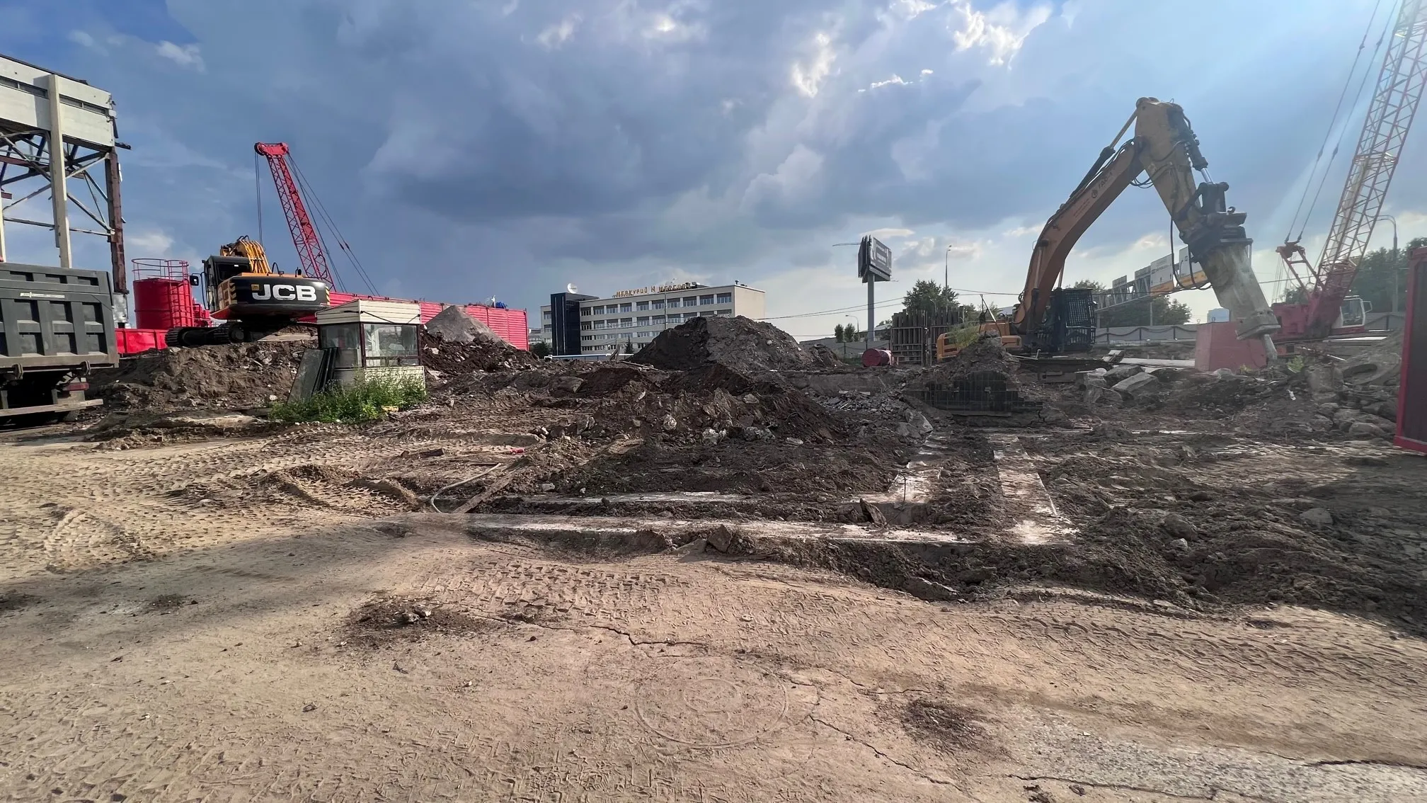 Солос ход строительства