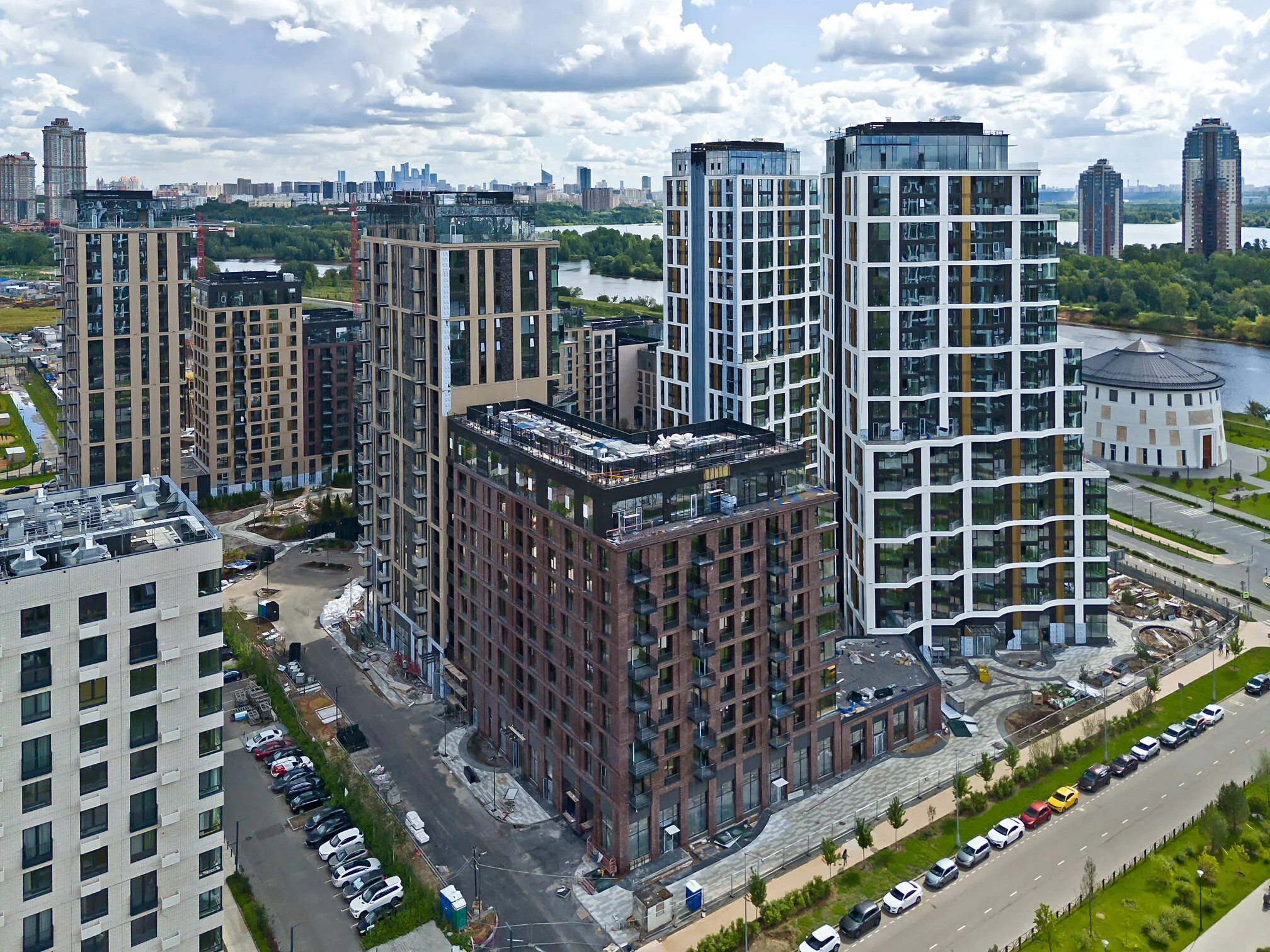 ЖК "Клубный город на реке Primavera" (Клубный город на реке Примавера) ход строительства