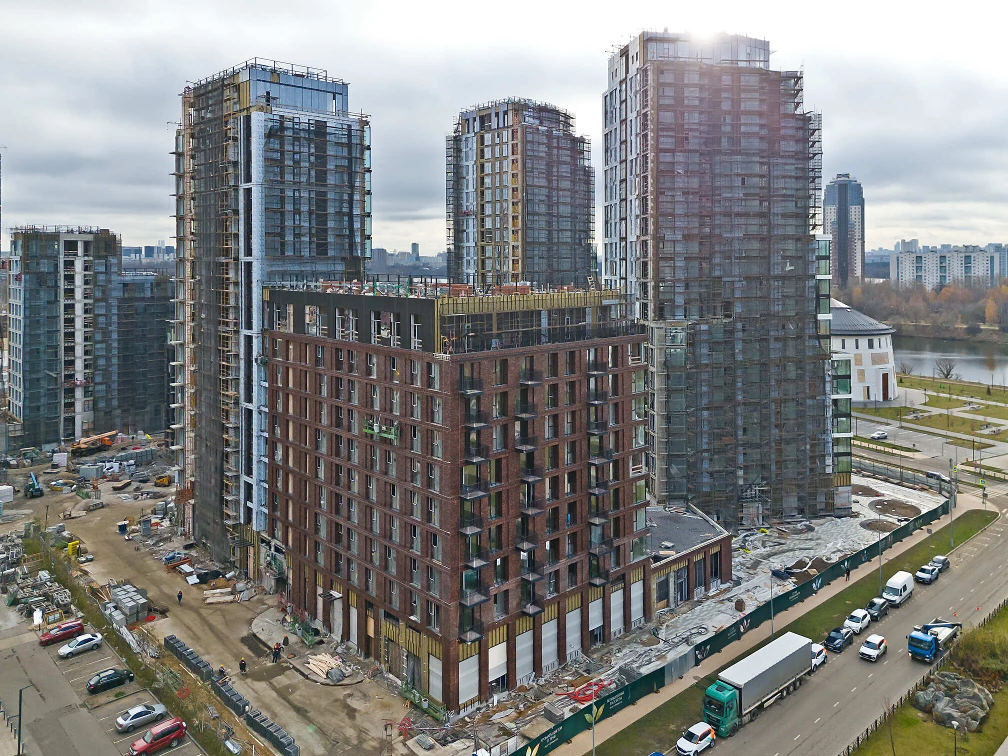 ЖК "Клубный город на реке Primavera" (Клубный город на реке Примавера) ход строительства