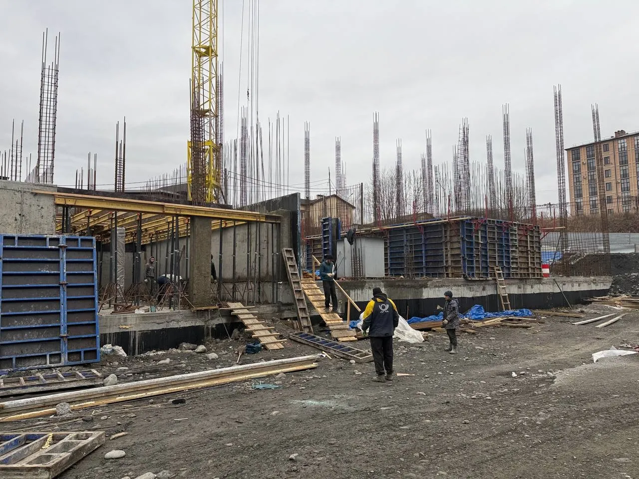 Первомайский ход строительства