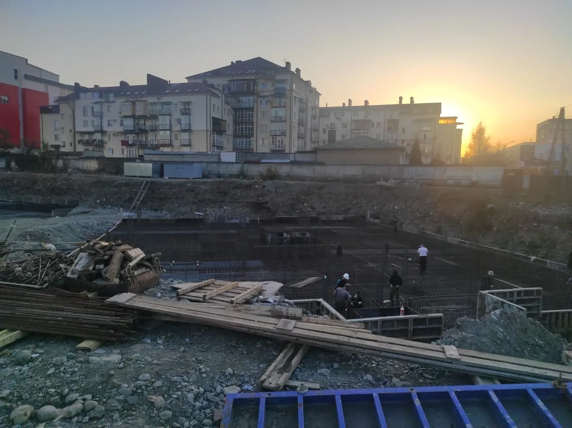 Произведение ход строительства