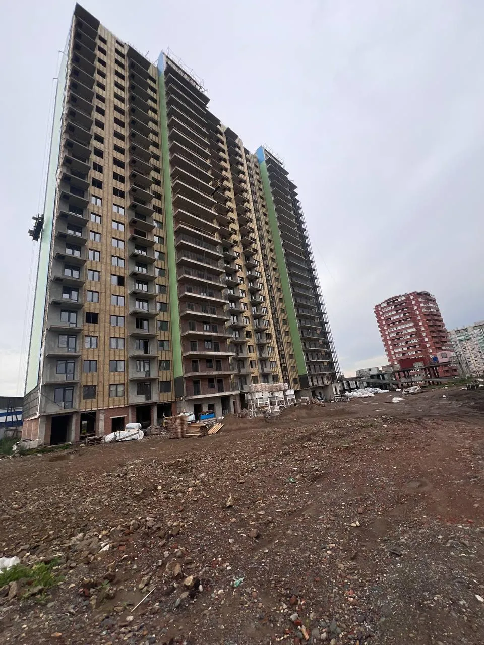 Зелёная высотка на Калинина ход строительства