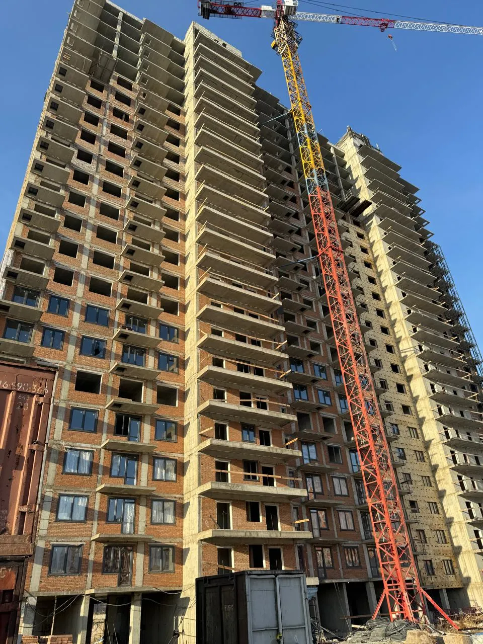 Зелёная высотка на Калинина ход строительства