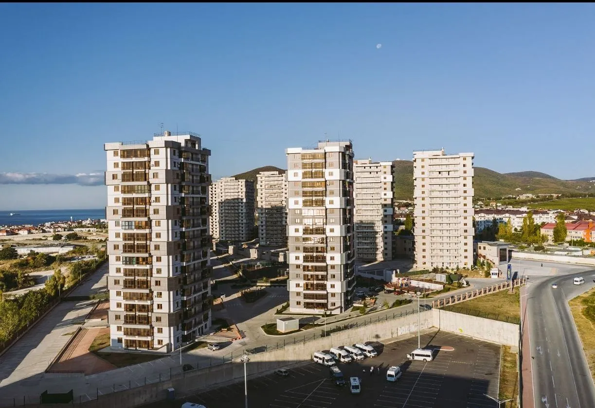 Планировка 3-комнатной квартиры 83.29 м² в ЖК ЖК Золотой Берег, г. Новороссийск — фото 3