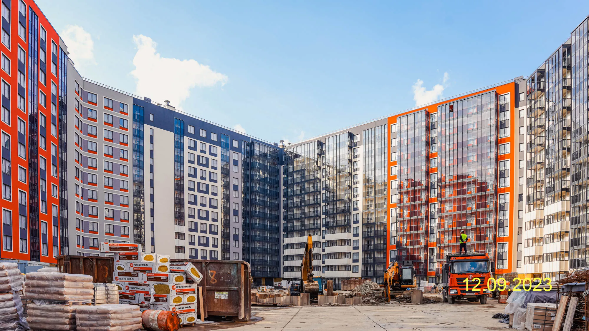 Фото ЖК "Полис ЛАВрики"