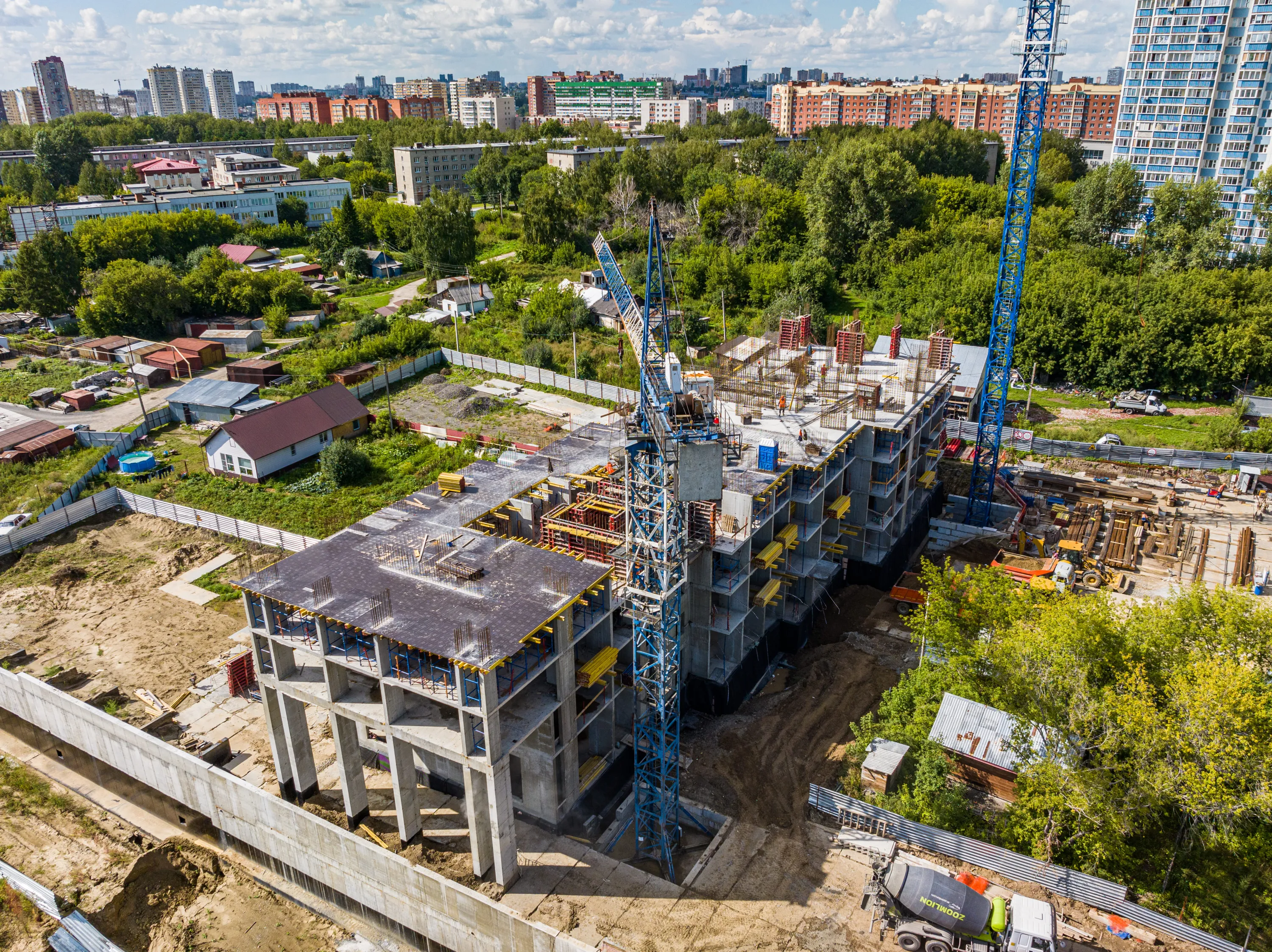 Фото ЖК "Первый на Рябиновой"