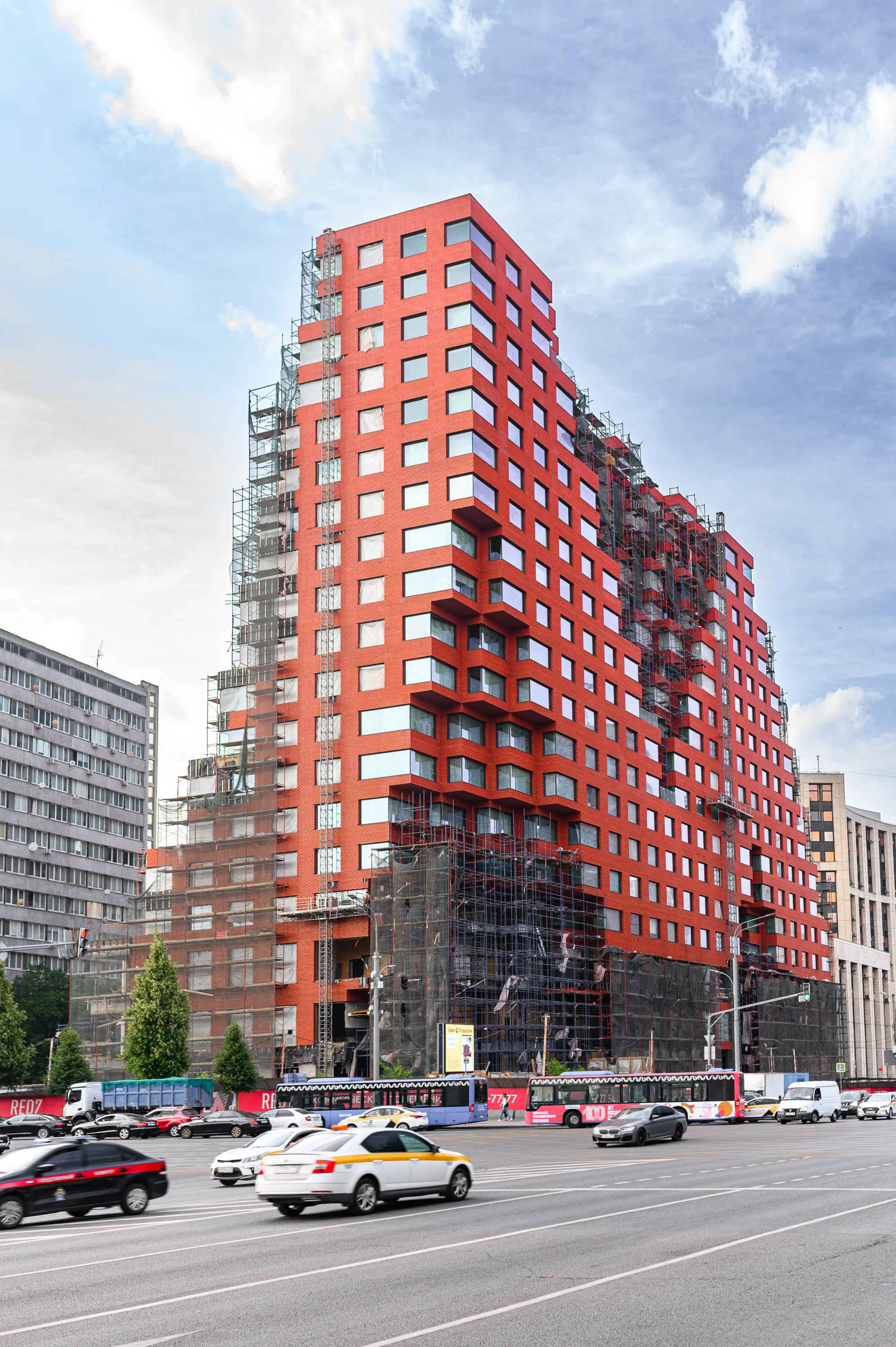 Фото ЖК "RED7 (РедСевен)"