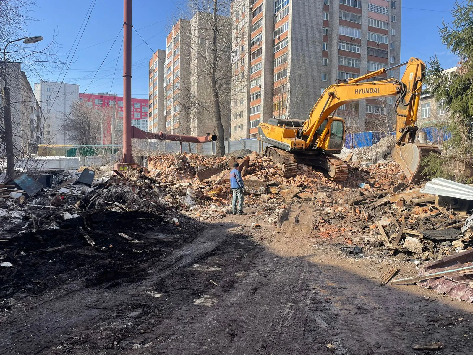 Фото ЖК СЕРП и МОЛОТ