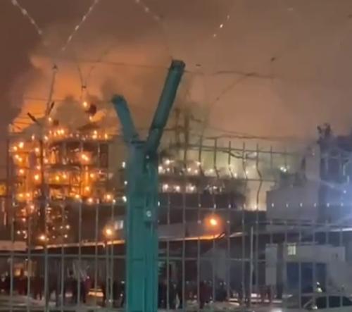 Власти Татарстана объяснили появление зарева над НПЗ «Танеко» на фоне угрозы атаки дронов