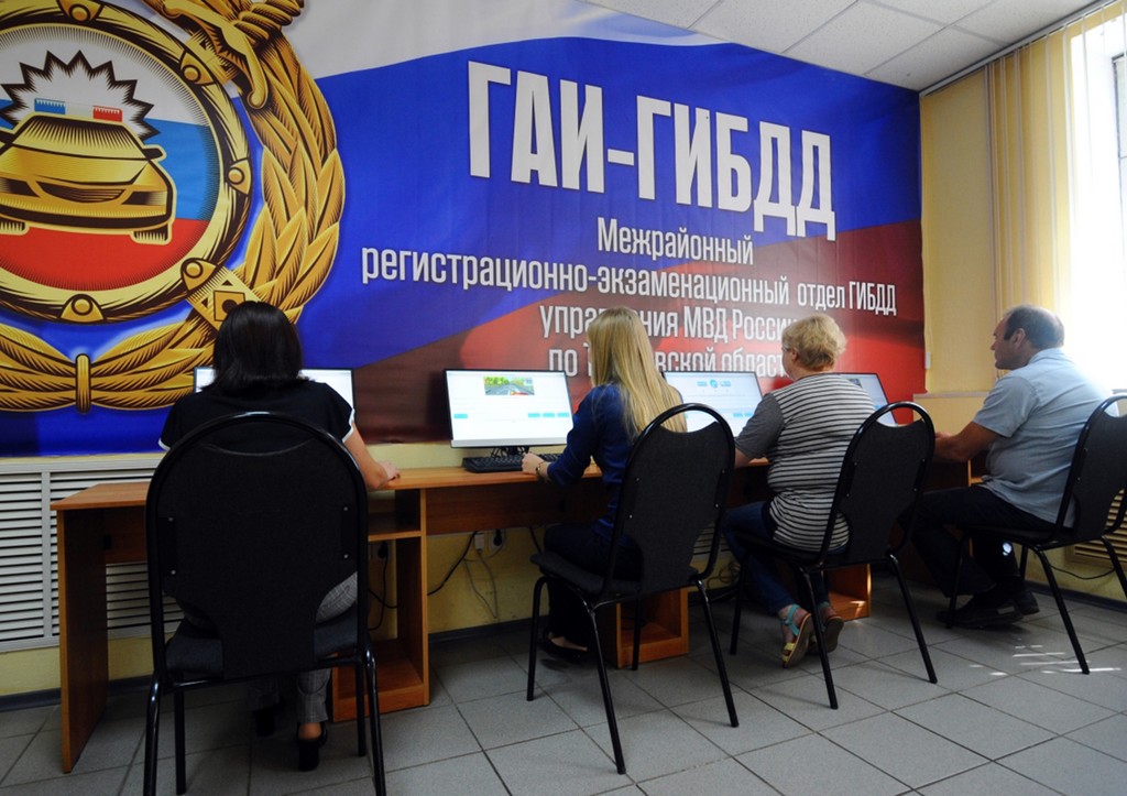 Силовики нагрянули с обыском в экзаменационный отдел ГАИ
