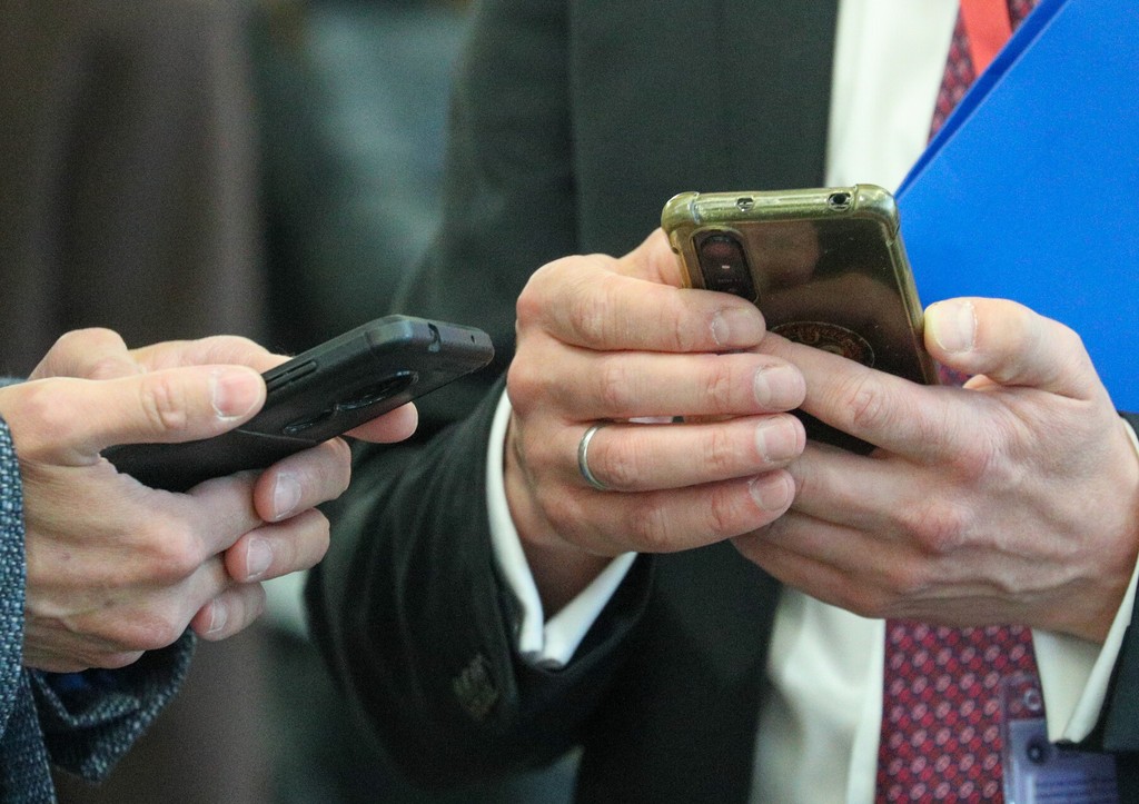 Эксперт объяснил, как Украина может использовать смартфоны против россиян
