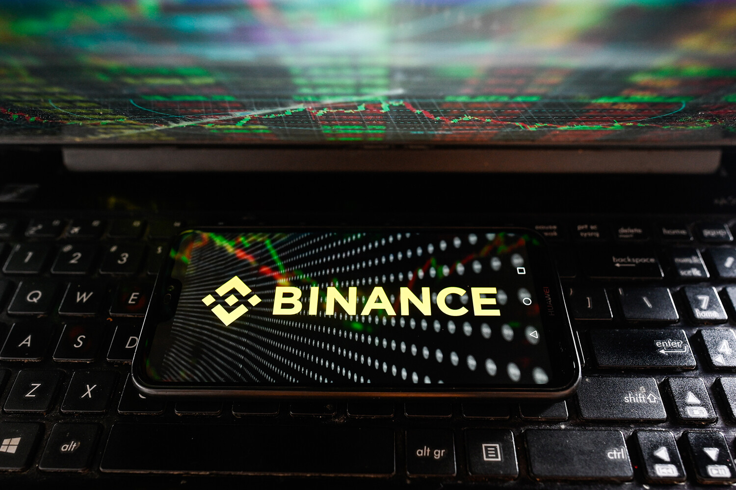 Binance и AWS устраняют сбой - восстановление сервисов началось-0