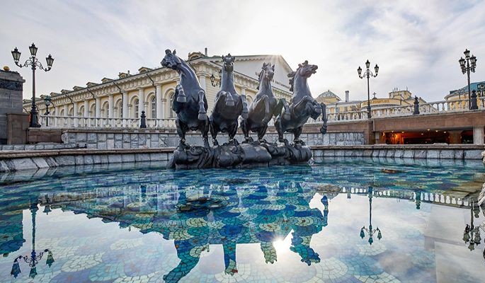 Подсветку фонтанов на Манежной площади законсервировали