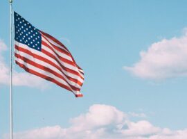 Скотт Бессент и Дональд Трамп обсуждают стратегию пошлин для успеха США skott bessent i donald tramp obsuzhdayut strategiyu poshlin dlya uspeha ssha-tstpp-ru-174406735200-0