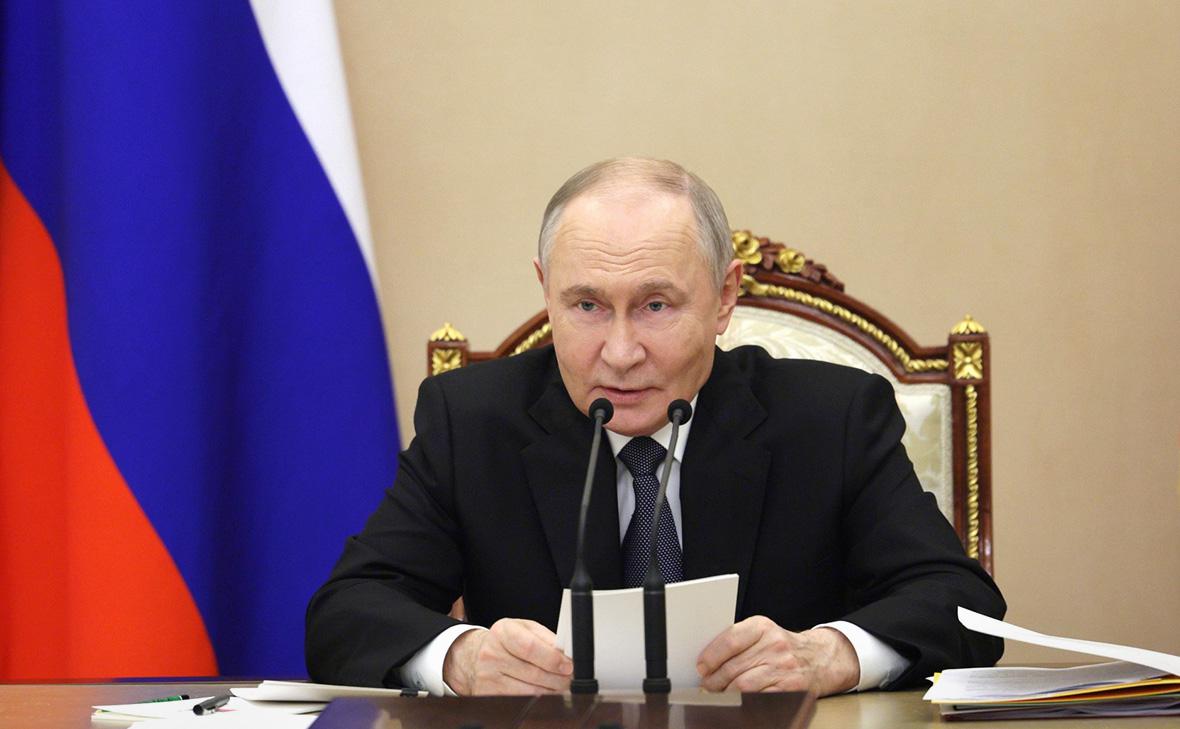 Владимир Путин на заседании Военно-промышленной комиссии (Администрация Президента России)