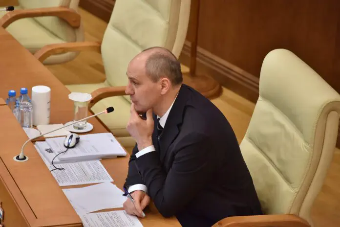 Денис Паслер и Людмила Бабушкина делают заявления о будущем Свердловской области-0