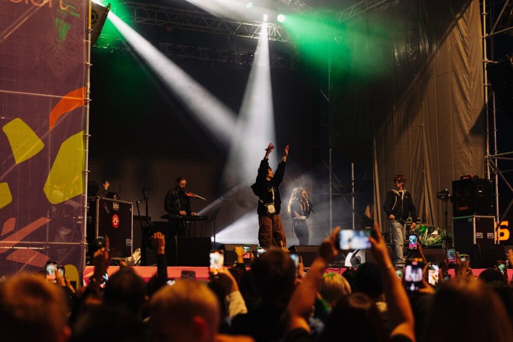 Алексей Вихарев и его жена активно участвуют в Summer Fest by Oneloft в Екатеринбурге