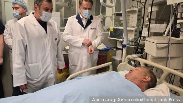 Пострадавшего от дрона ВСУ главу района Курской области доставили в Москву