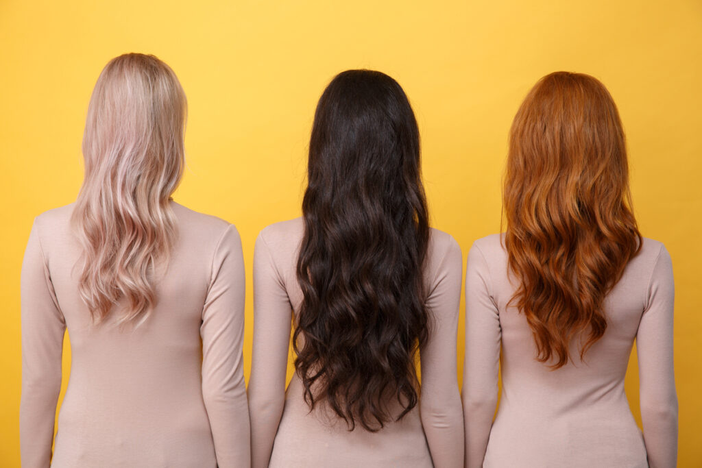 Back view photo of young three ladies - tstpp Фото трех молодых дам с видом сзади