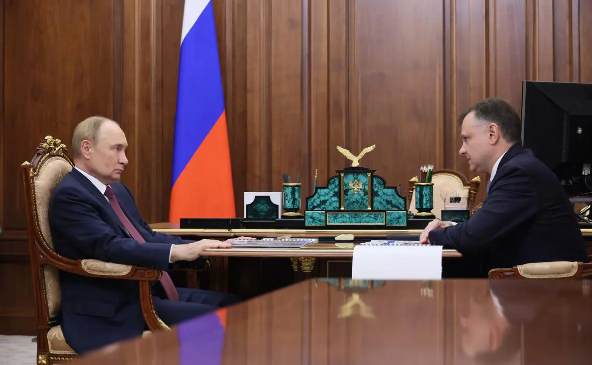Владимир Путин и Юрий Слюсарь (Администрация Президента России)