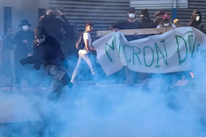 Протесты проходят с 10 сентября | Источник: Manon Cruz / Reuters