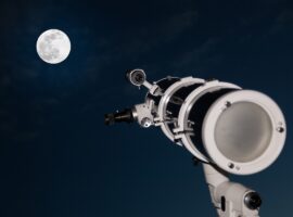 Почему телескопы видят «невидимые» части Вселенной Телескоп и луна