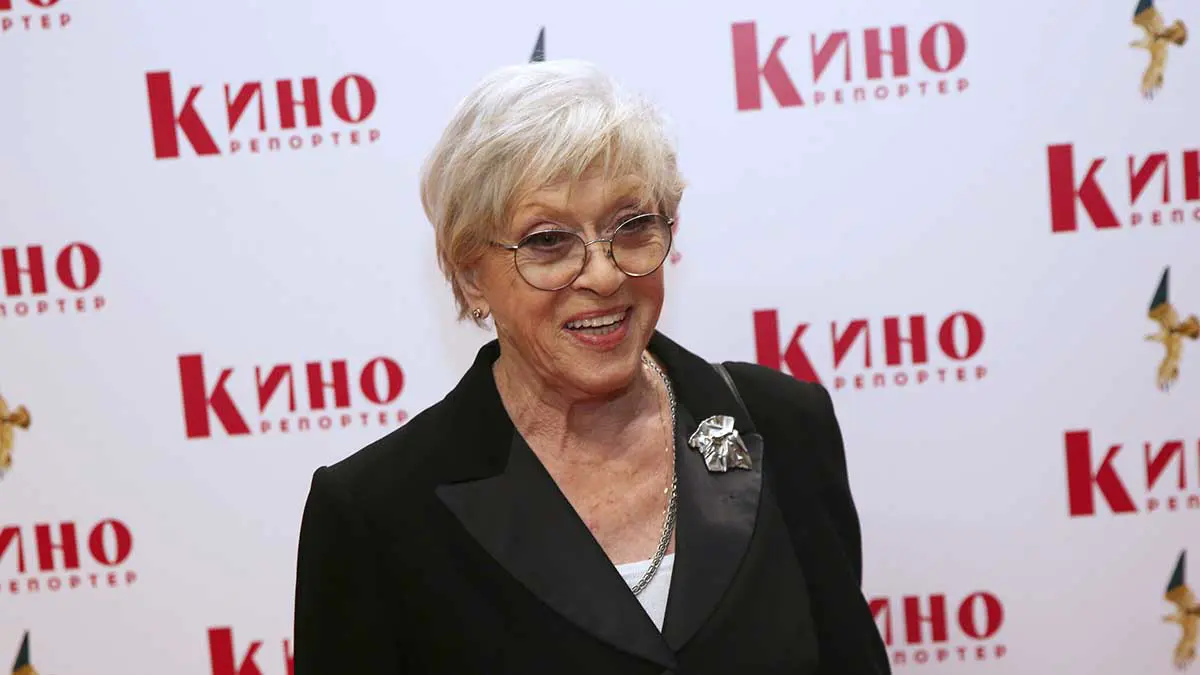 «Лето…» покидает сцену»: спектакль с 90-летней Фрейндлих сняли с репертуара БДТ