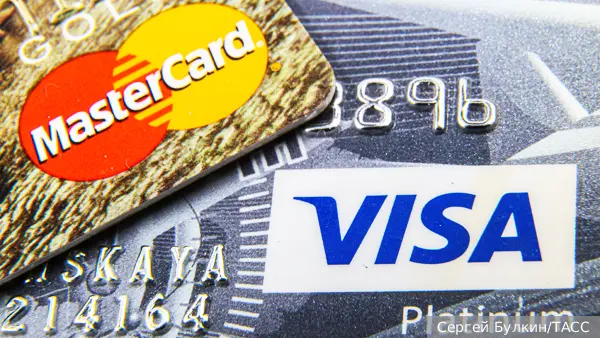 ЦБ заявил о продолжении работы истекших карт Visa и MasterCard в России