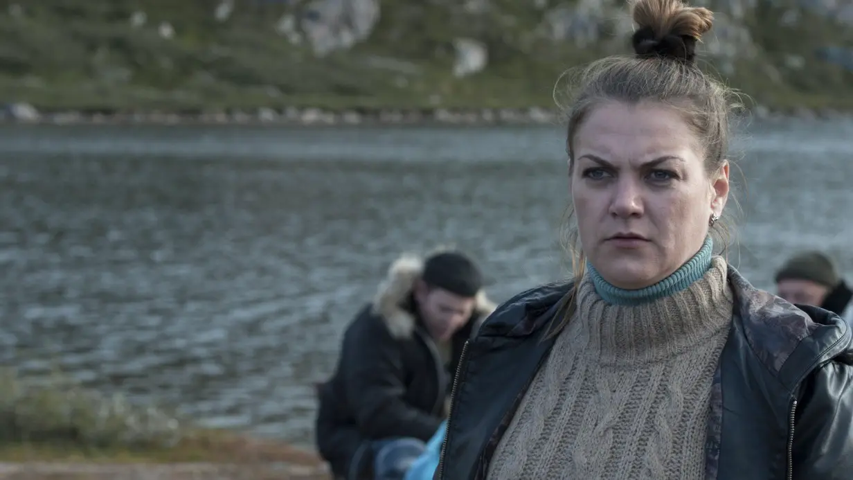 СМИ: Актриса Уколова обматерила попутчиков и получила травму в Шереметьево