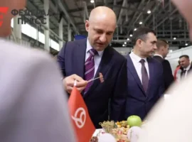 Артем Жога и Денис Паслер отметили достижения уральских аграриев на выставке УрФО artem zhoga i denis pasler otmetili dostizheniya uralskih agrariev na vystavke urfo-tstpp-ru-0