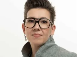 avgust vdohnovlyayushhaya premera s sergeem bezrukovym po romanu bogomolova-tstpp-ru-0