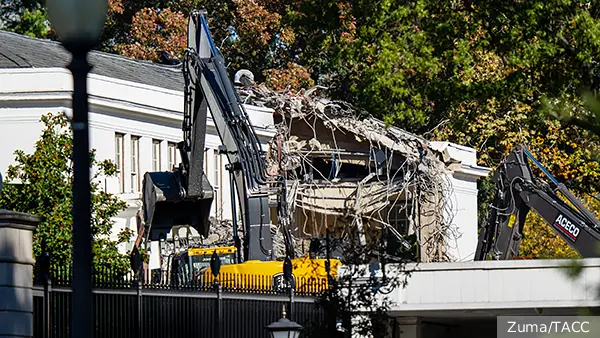 Трампа обвинили в самоуправстве из-за перестройки Белого дома