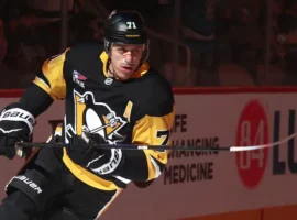 Евгений Малкин из Питтсбург Пингвинс повторил достижение Горди Хоу в НХЛ evgenij malkin iz pittsburg pingvins povtoril dostizhenie gordi hou v nhl-tstpp-ru-0