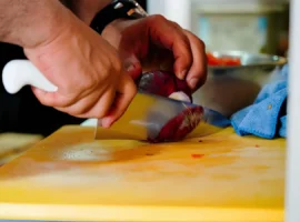 Физики объяснили, как острый нож и медленная нарезка лука помогают fiziki obyasnili kak ostryj nozh i medlennaya narezka luka pomogayut-tstpp-ru-0