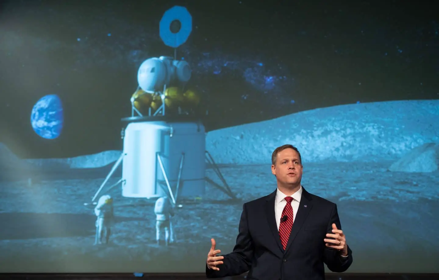 NASA и Blue Origin разрабатывают новую стратегию для лунной гонки-0