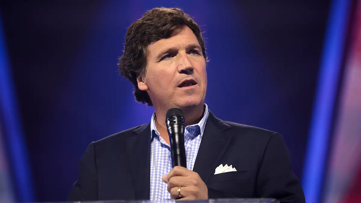 «Почему не воюет с РФ»: Карлсон высмеял угрозы главы МИД Польши в адрес Путина