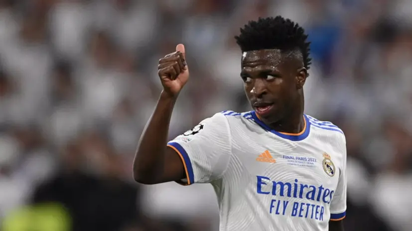 Винисиус извинился за резкую реакцию на замену в матче с «Барселоной»