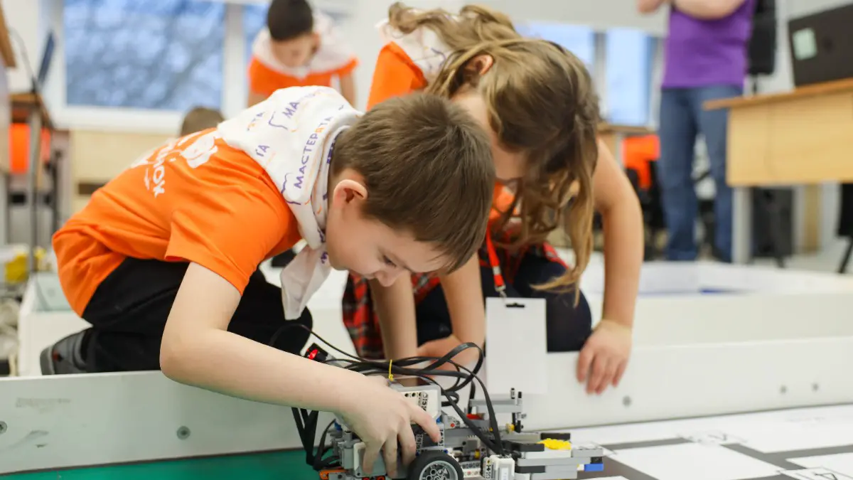 Почти девять тысяч столичных школьников стали финалистами чемпионата профмастерства