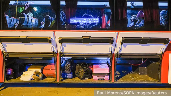 Политолог оценила высылку 50 украинцев из США на родину